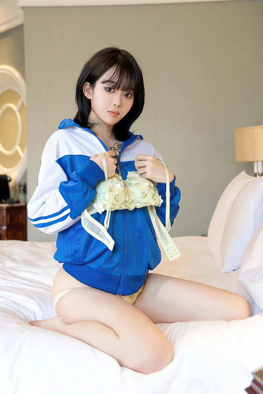 [Xiuren秀人网]2022.04.08 NO.4838 奶瓶. Xiuren秀人网-第2张