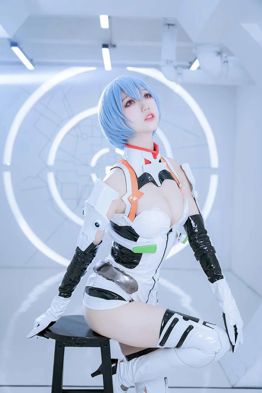 周叽是可爱兔兔 – 绫波丽 白战 cosplay-第1张