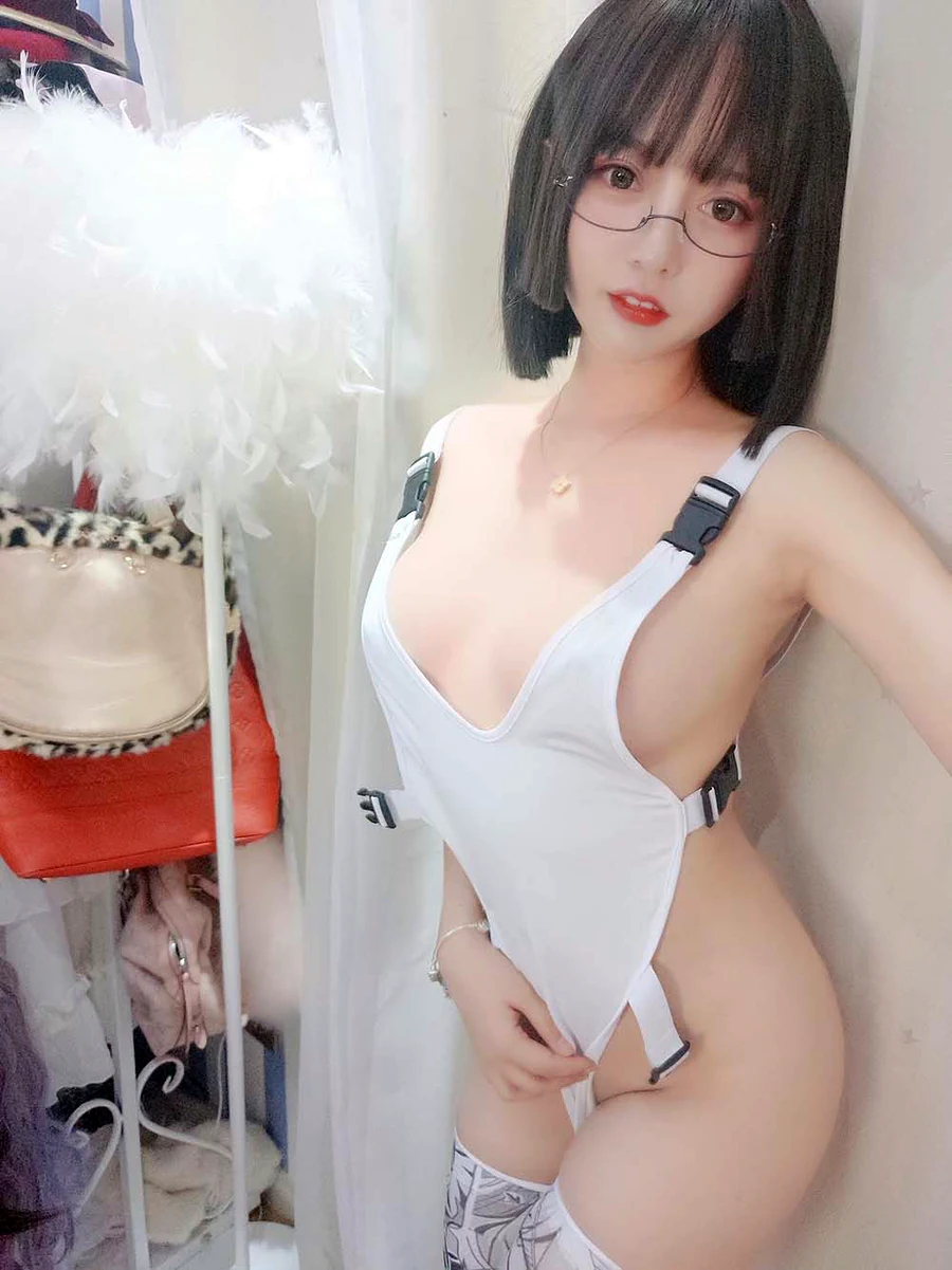 过期米线线喵 – 痛袜 cosplay-第1张