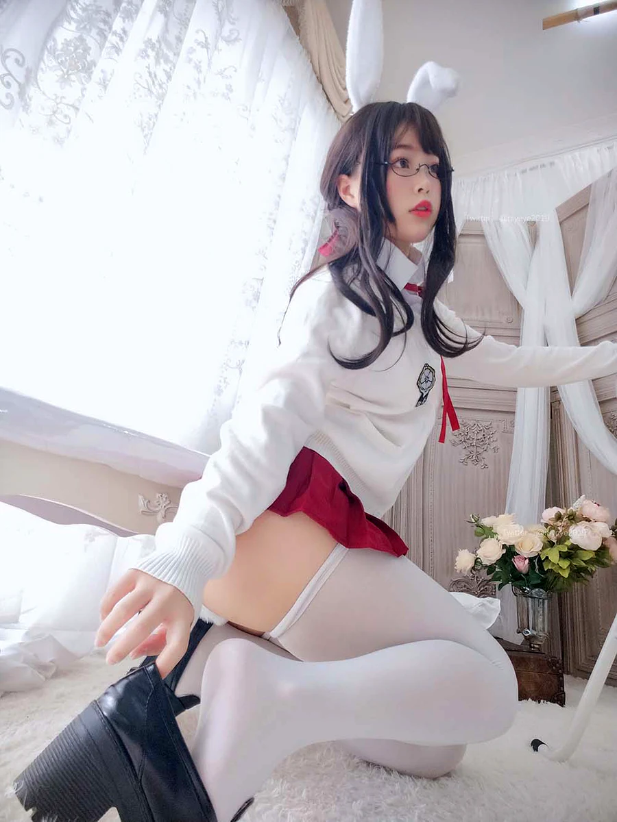 白烨 – 发情期 cosplay-第1张