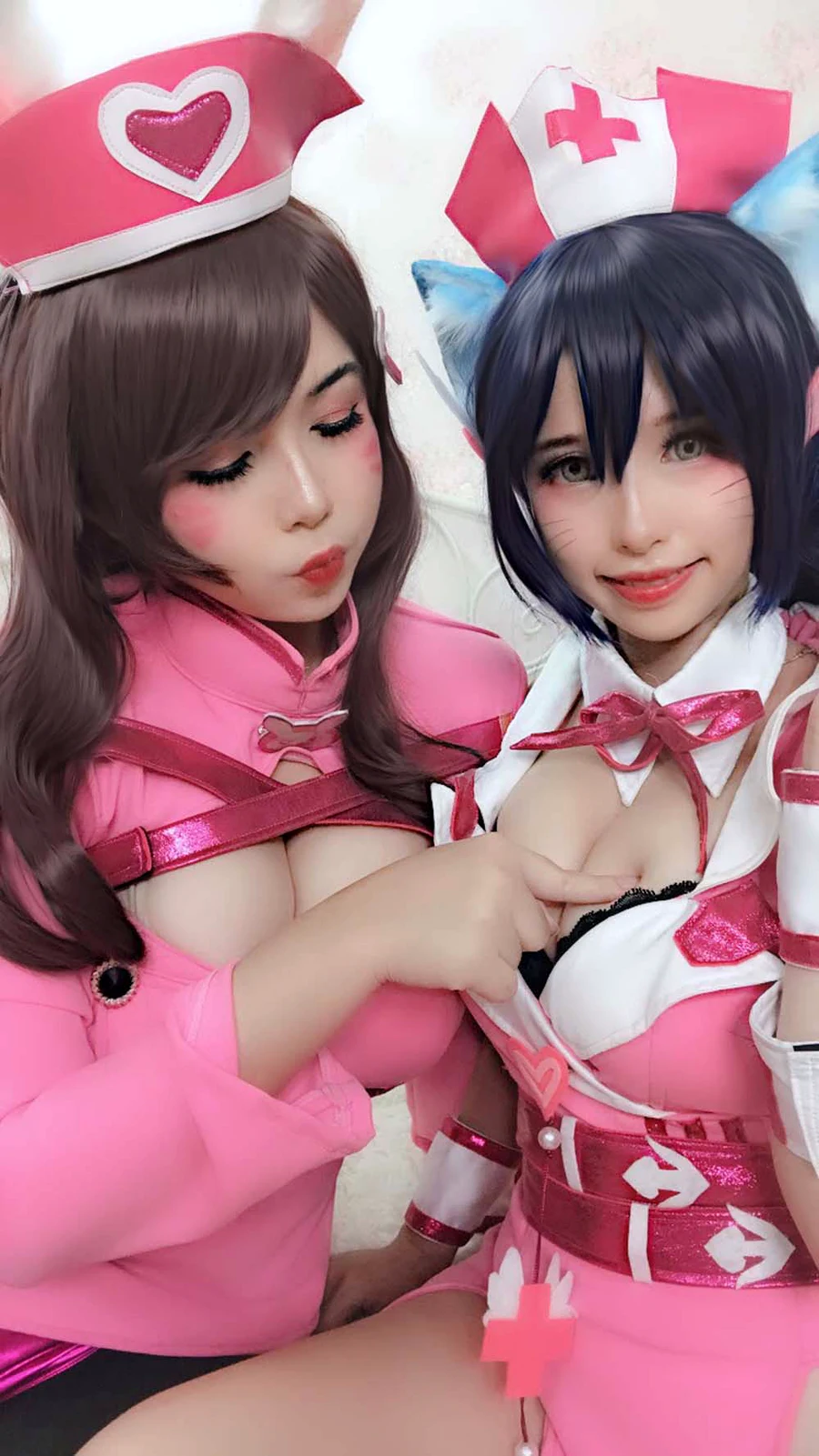 Uy Uy – D.VA Bunny Nurse cosplay-第2张