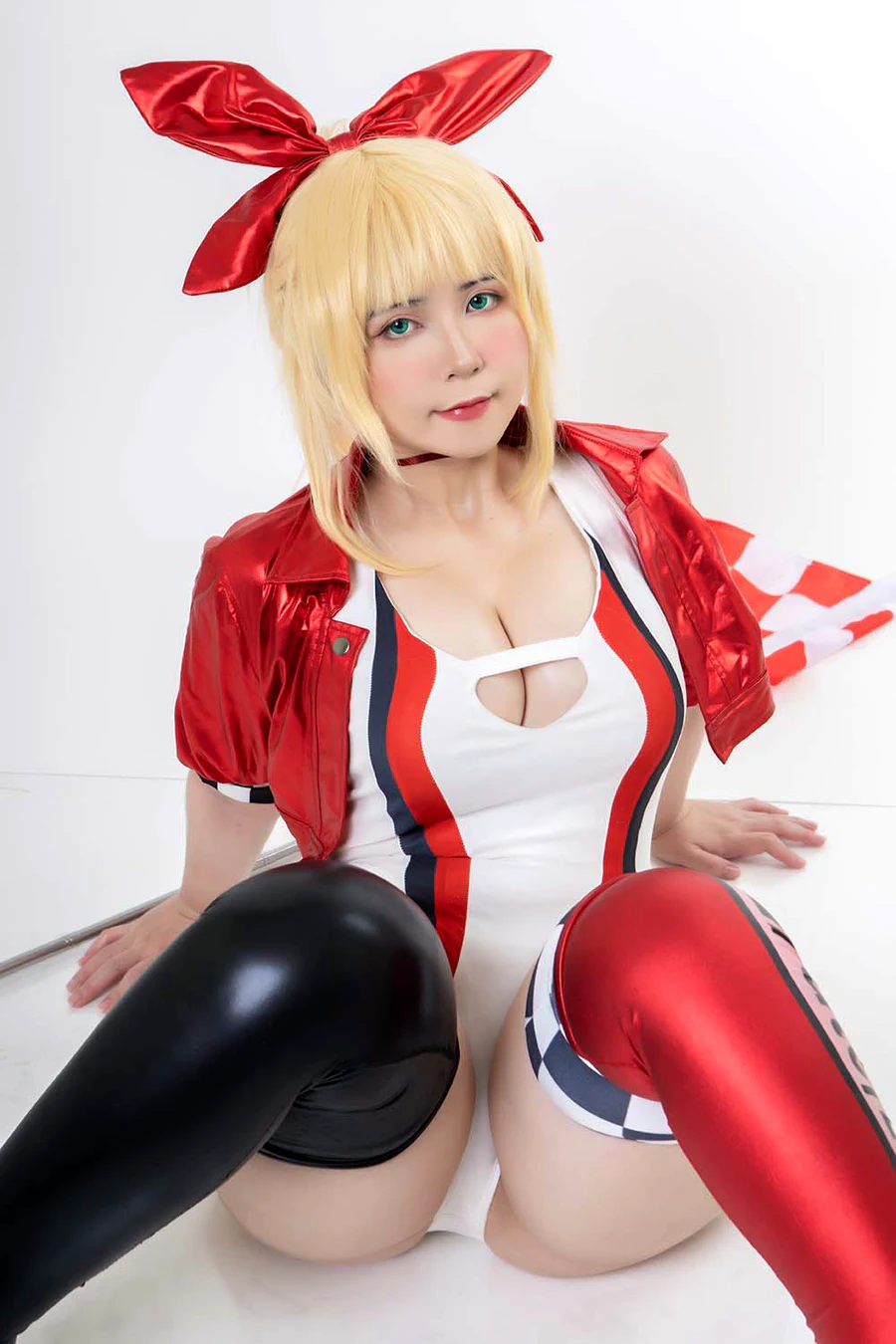 Uy Uy – Nero Racing cosplay-第1张