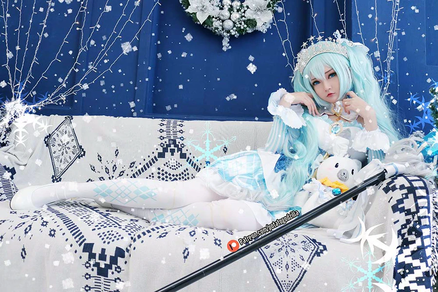 Potato Godzilla – Snow Miku cosplay-第1张