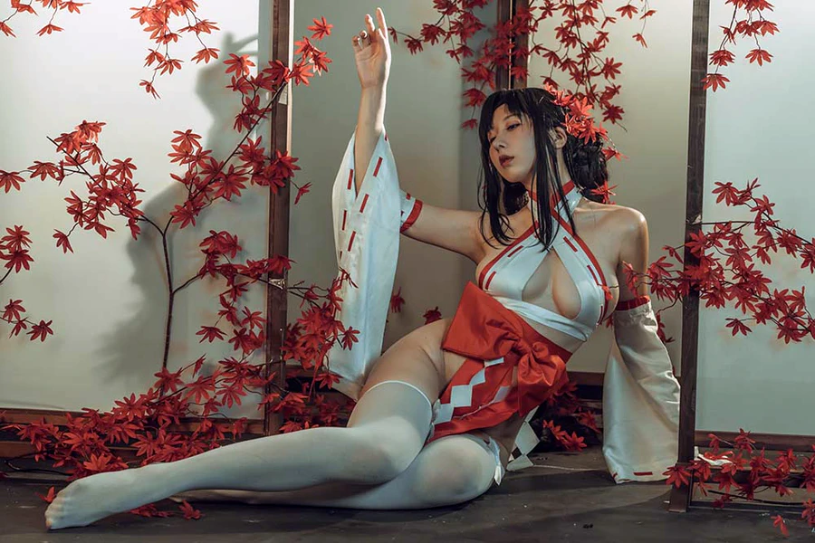 云溪溪 – 奶桃巫女 cosplay-第1张