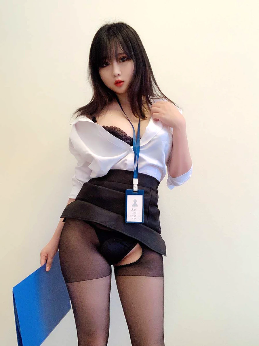 蜜桃少女是依酱呀 – 黑丝制服 cosplay-第1张