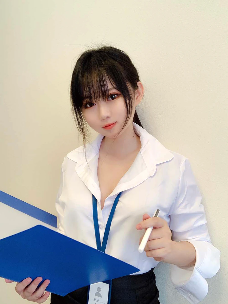 蜜桃少女是依酱呀 – 黑丝制服 cosplay-第2张