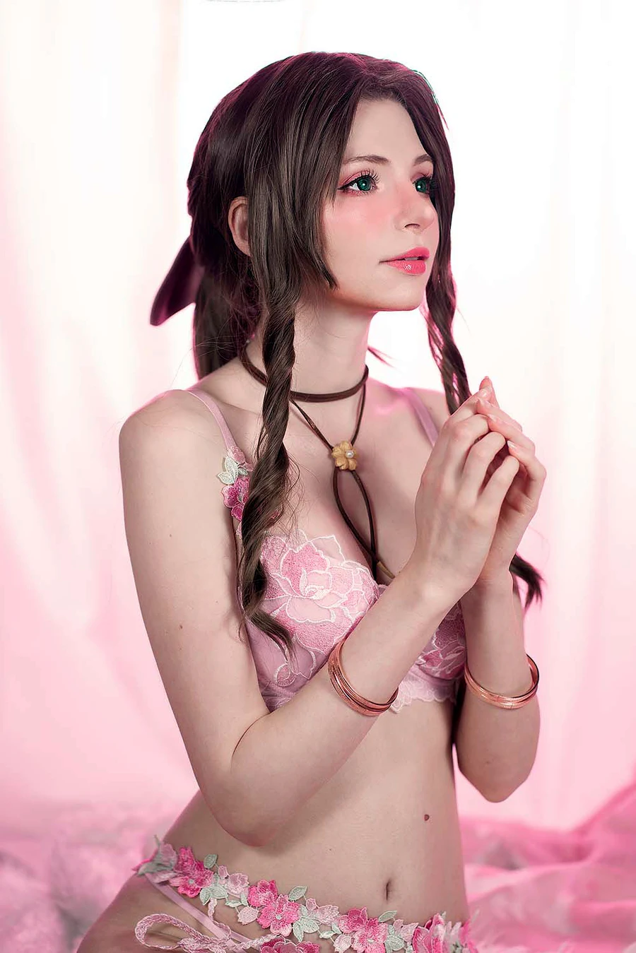 Peach milky – Aerith Lingerie cosplay-第1张