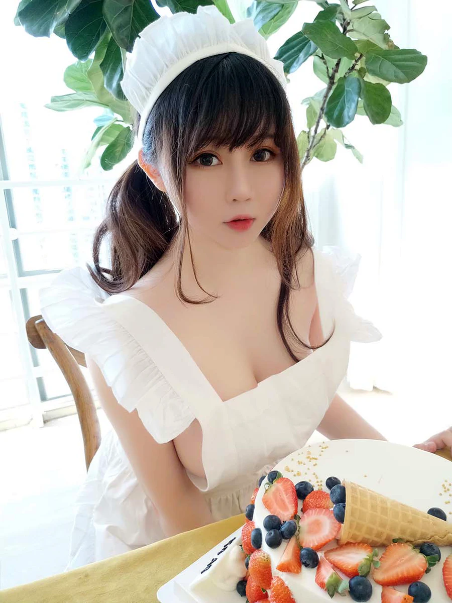 蜜桃少女是依酱呀 – 小厨娘 cosplay-第1张