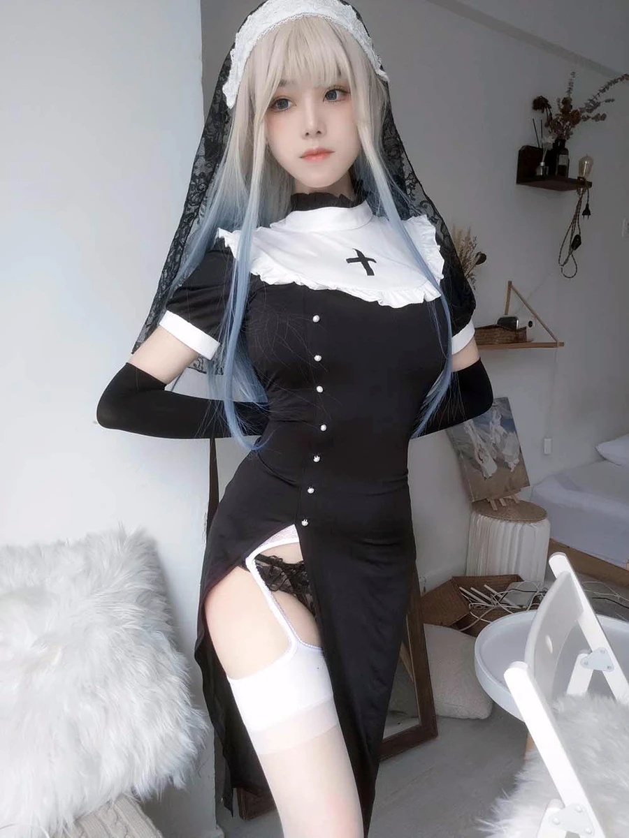 蜜汁猫裘 – 修女自拍 cosplay-第1张