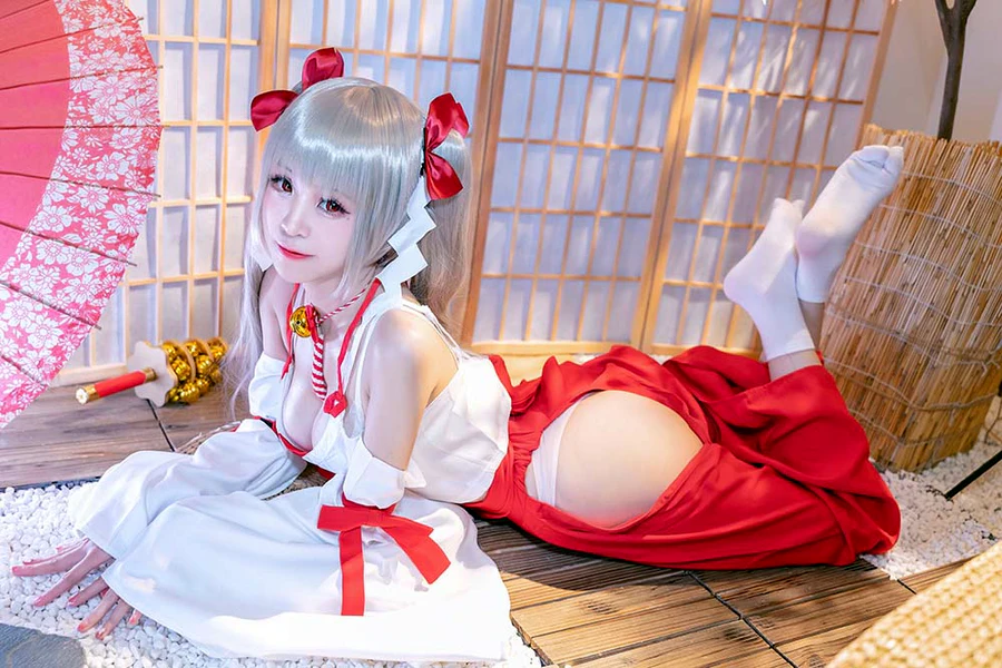 miko酱ww – 可畏巫女 cosplay-第1张