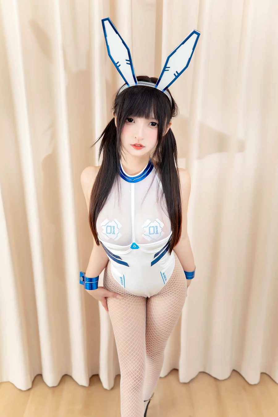 神楽板真冬 – 赛博战兔 cosplay-第1张