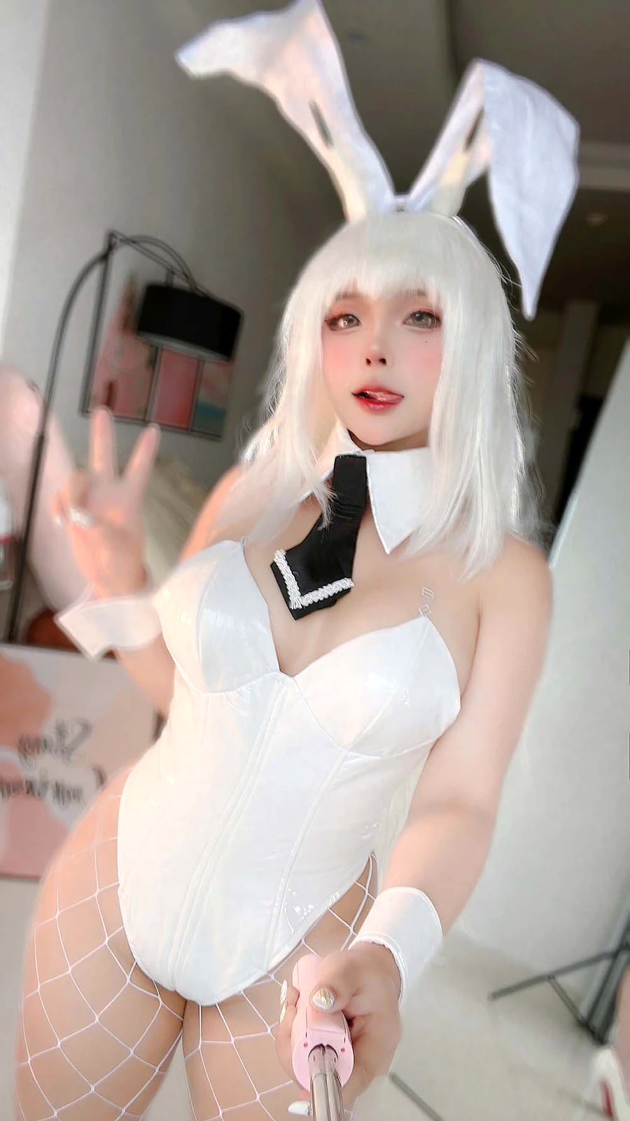 Sayo Momo – NIKKE Naughty Oil Bunny cosplay-第1张