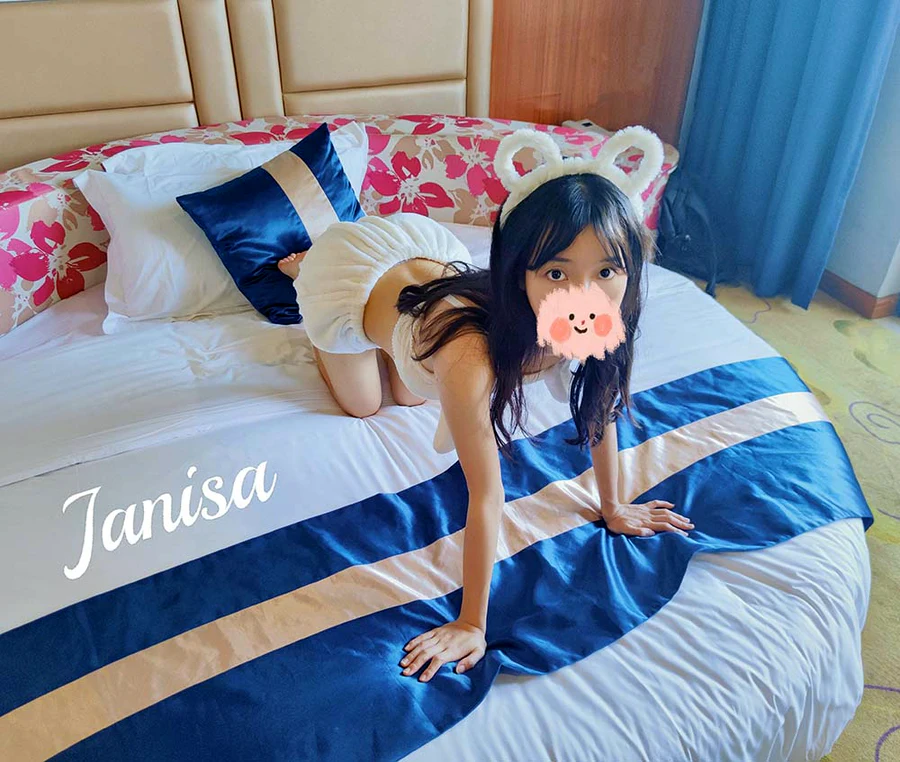 Janisa – 小白兔 cosplay-第1张