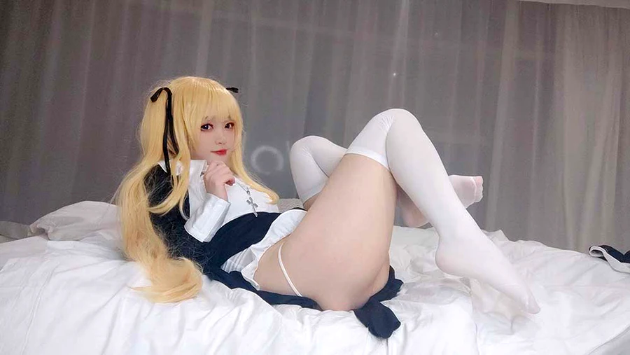 神沢永莉 – 英梨梨修女自拍 cosplay-第1张