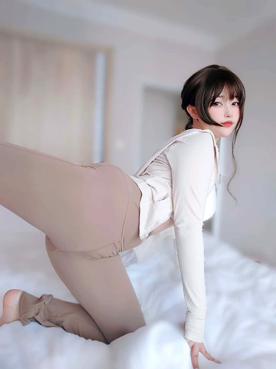 女主K – 瑜伽服 cosplay-第2张