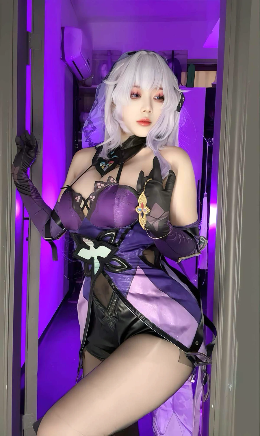 九言 – Black Swan & Emilia cosplay-第1张