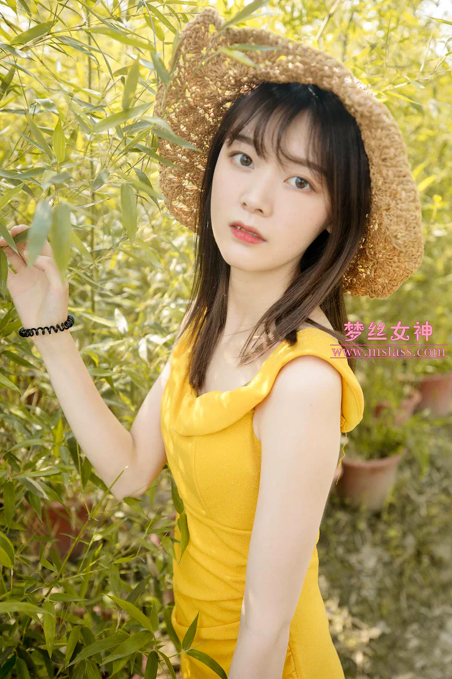 [MSLASS梦丝女神]2019.05.24 NO.021 甜甜的美腿丝袜 张思敏 MSLASS梦丝女神-第1张