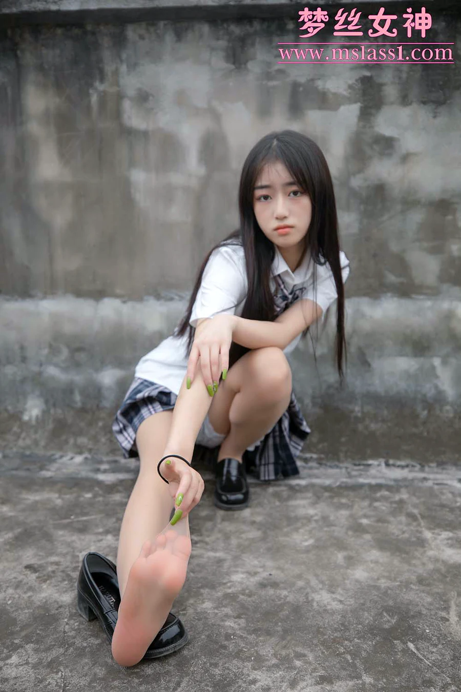 [MSLASS梦丝女神]2021.06.21 NO.154 天台JK少女 王娇娇 MSLASS梦丝女神-第2张