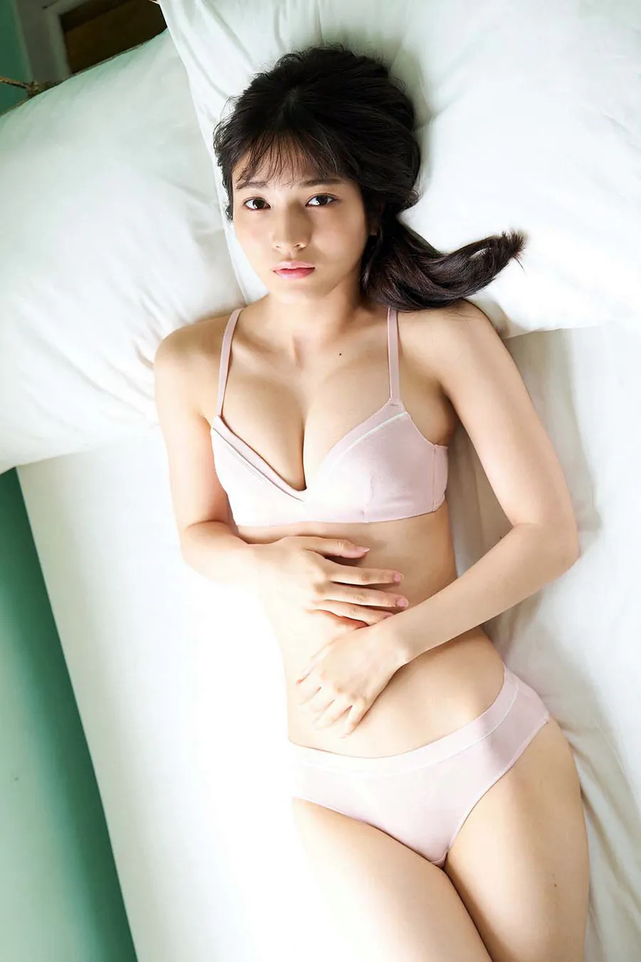 Nanako Kurosaki 黒嵜菜々子 – 18歳、原石、輝く Photobook-第2张