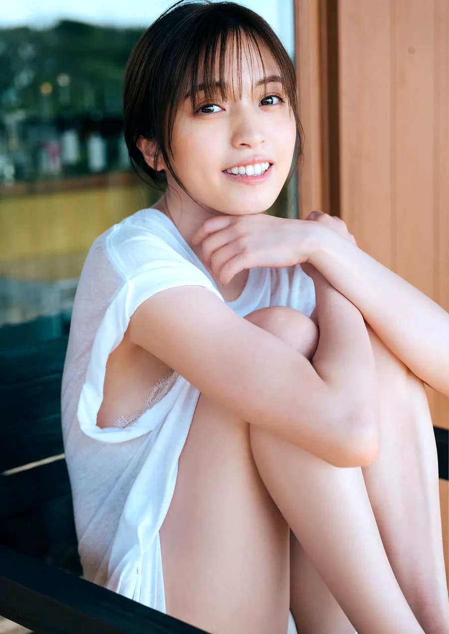 村島未悠写真集「手を伸ばせば…」 Photobook-第2张