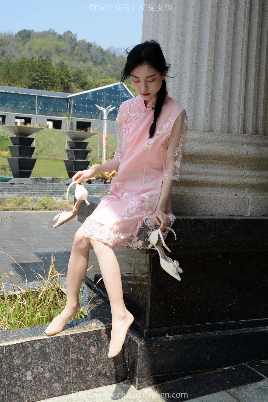 初夏女神 NO.172 柒柒 旗袍废墟 初夏女神-第1张