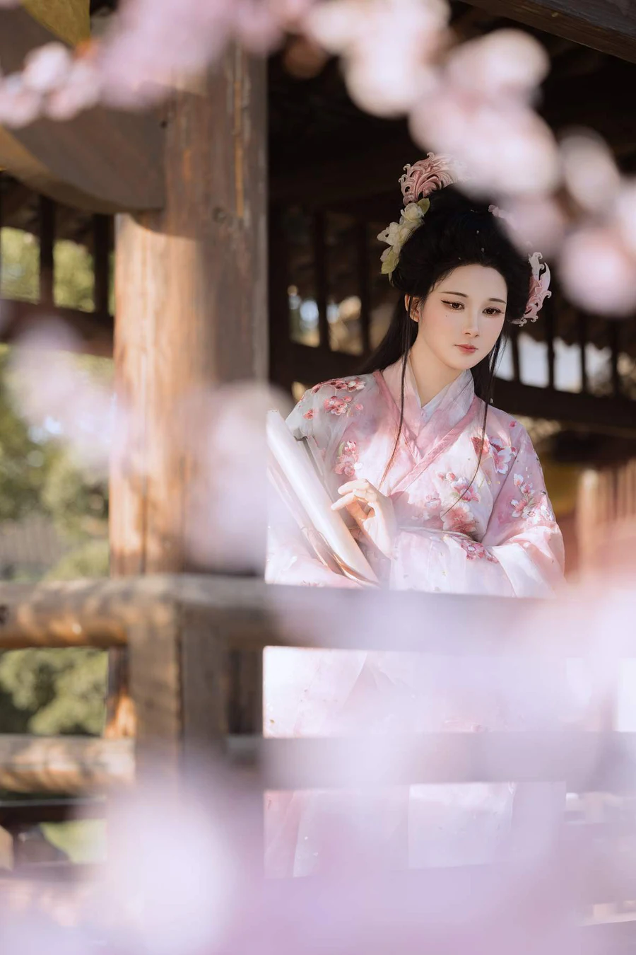 [YITUYU艺图语]2024.07.24 花下饮酒 音南云 YITUYU艺图语-第2张