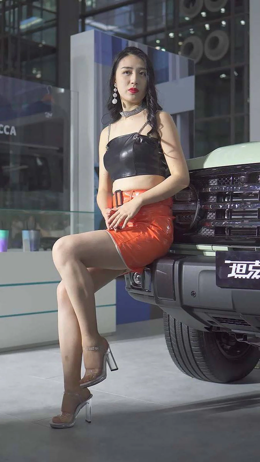 2021 深圳车展 Racing Model WEY车模01 街拍-第1张