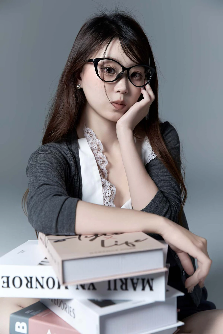 [YITUYU艺图语]2024.10.19 miumiu女孩 CARLEE是77呀 YITUYU艺图语-第1张