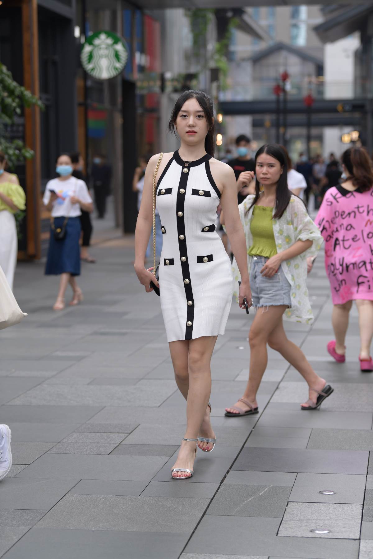 精选街拍作品 NO.3683 小香风白色连衣裙 街拍-第1张